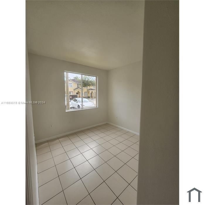 For Rent: $2,600 (4 beds, 3 baths, 1423 Square Feet)