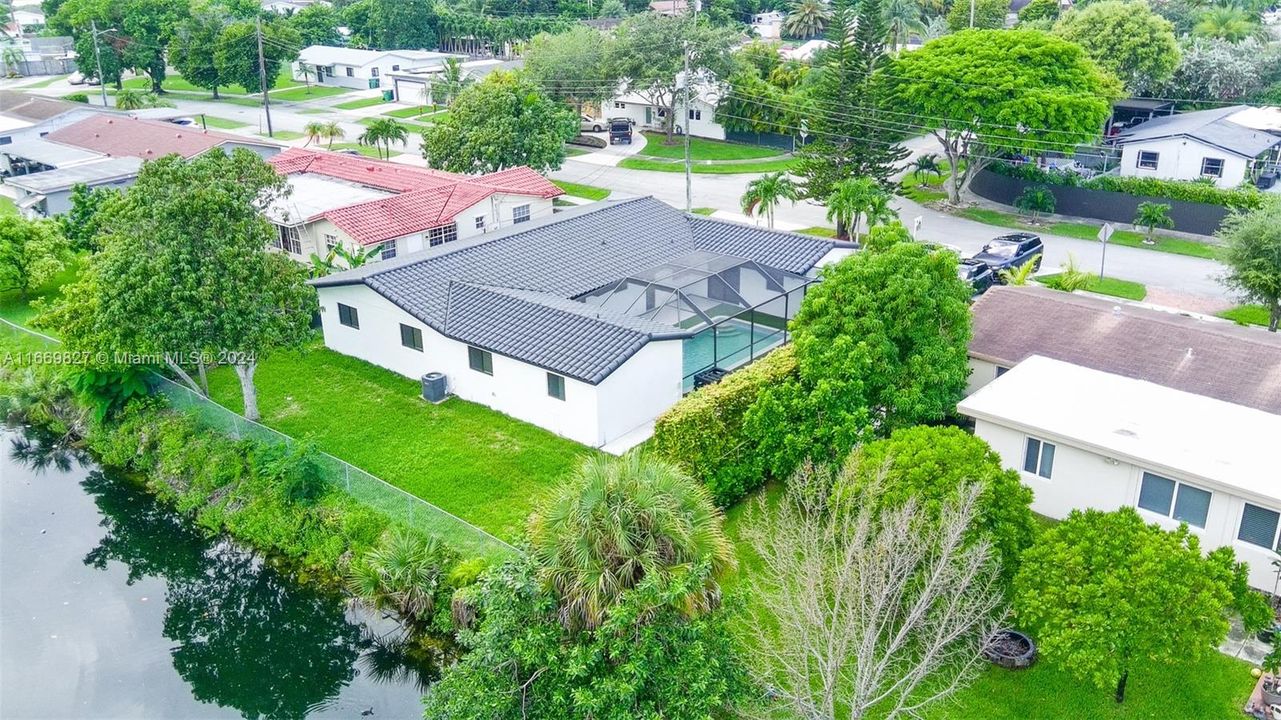 En Venta: $1,250,000 (5 camas, 3 baños, 2188 Pies cuadrados)