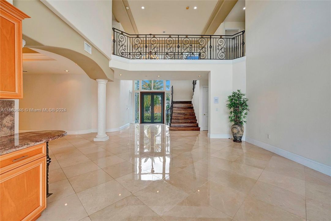 For Sale: $4,800,000 (5 beds, 6 baths, 5515 Square Feet)