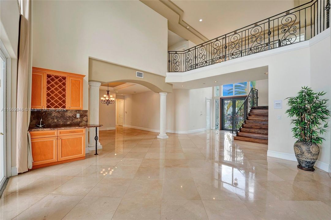 For Sale: $4,800,000 (5 beds, 6 baths, 5515 Square Feet)