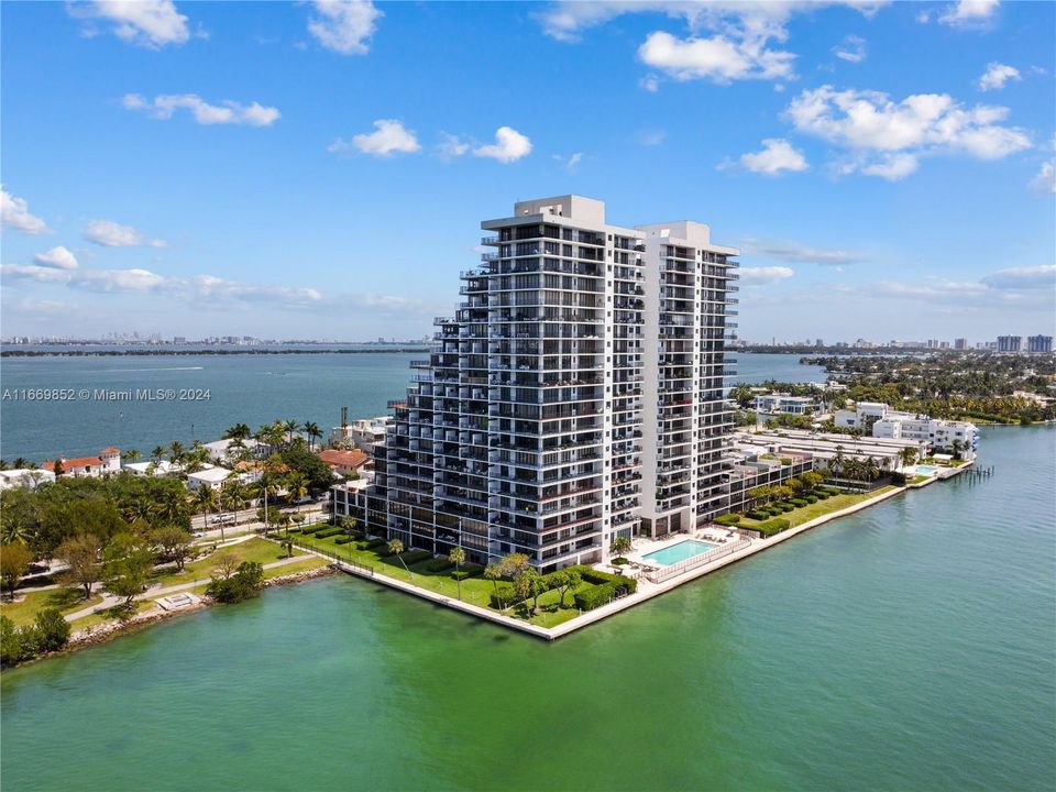 For Sale: $2,500,000 (3 beds, 2 baths, 2010 Square Feet)