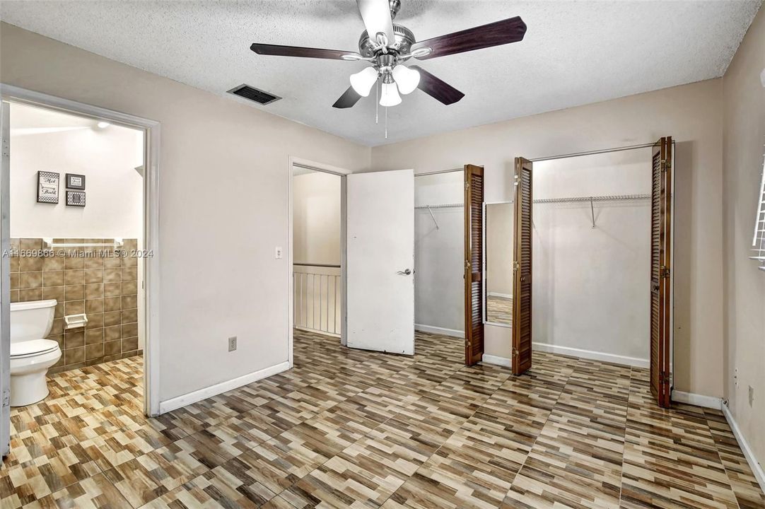 For Sale: $325,000 (2 beds, 2 baths, 1122 Square Feet)