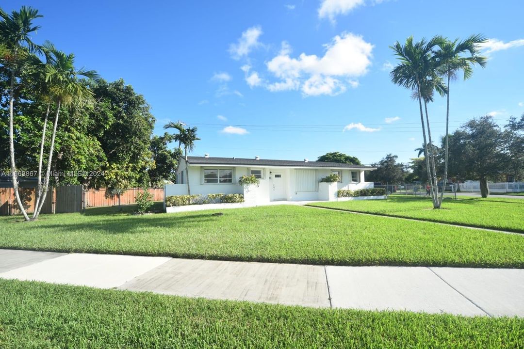 For Sale: $649,999 (4 beds, 2 baths, 1677 Square Feet)