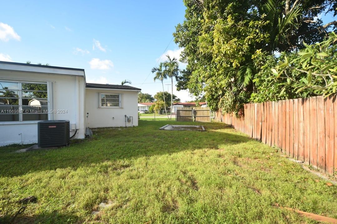 For Sale: $649,999 (4 beds, 2 baths, 1677 Square Feet)