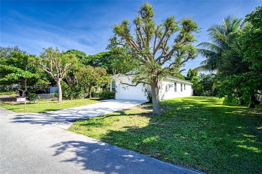 For Sale: $519,900 (3 beds, 2 baths, 1661 Square Feet)