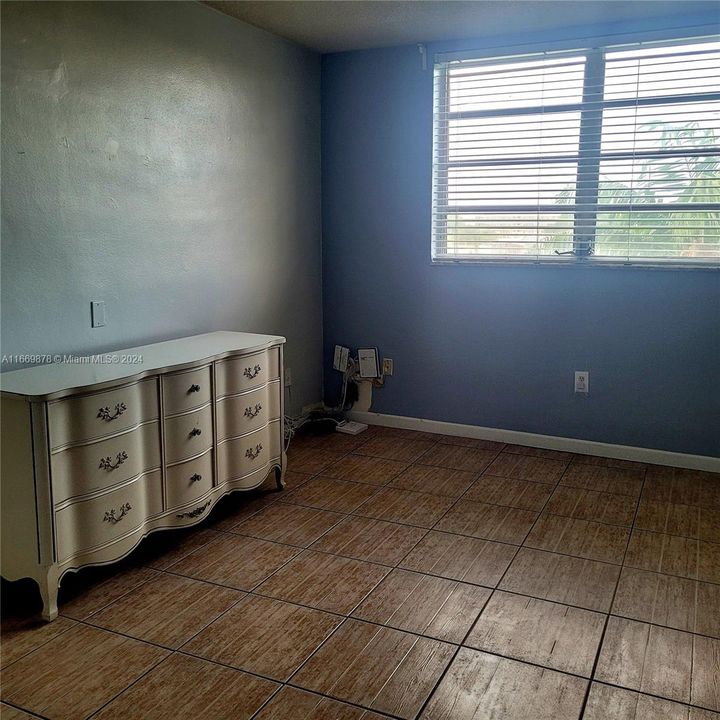 For Rent: $1,550 (1 beds, 1 baths, 763 Square Feet)