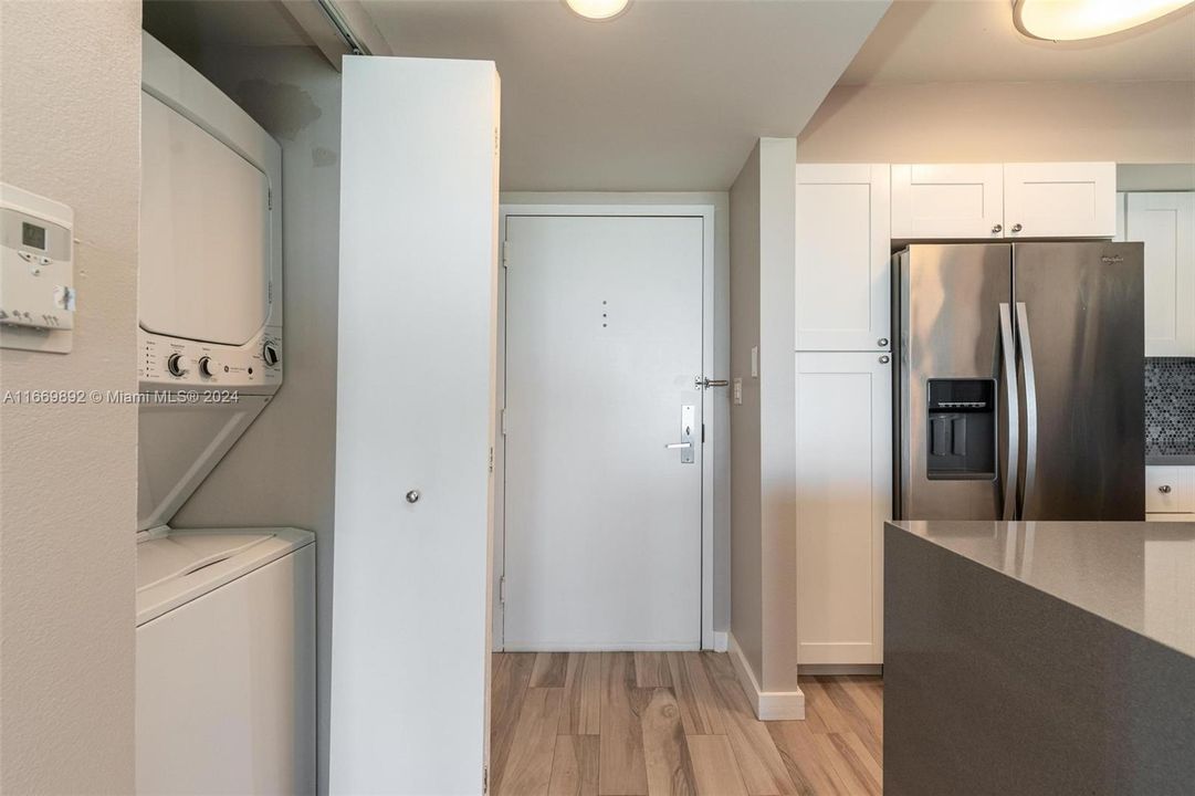 For Sale: $630,000 (1 beds, 1 baths, 820 Square Feet)