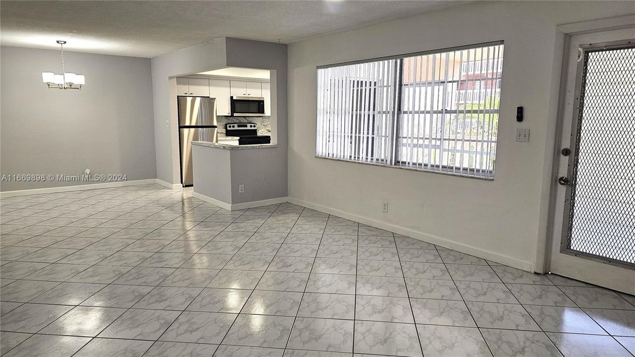 En Venta: $269,900 (2 camas, 2 baños, 1070 Pies cuadrados)