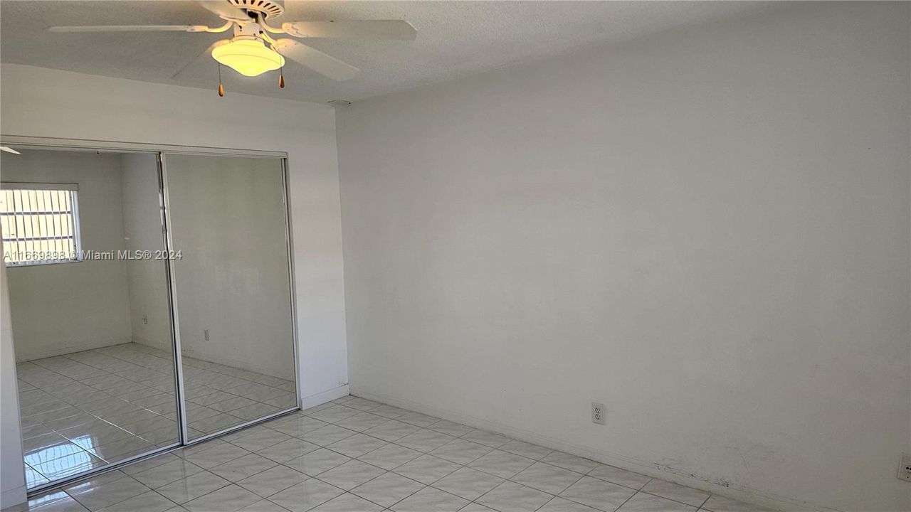 For Sale: $269,900 (2 beds, 2 baths, 1070 Square Feet)