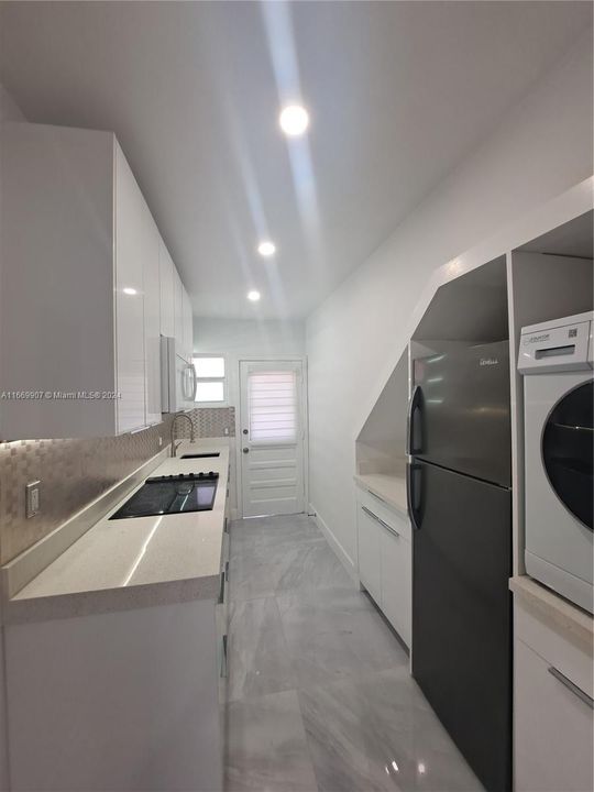 For Rent: $2,200 (1 beds, 1 baths, 592 Square Feet)