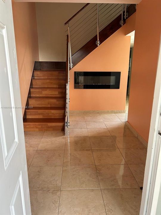 En Venta: $580,000 (3 camas, 2 baños, 1934 Pies cuadrados)