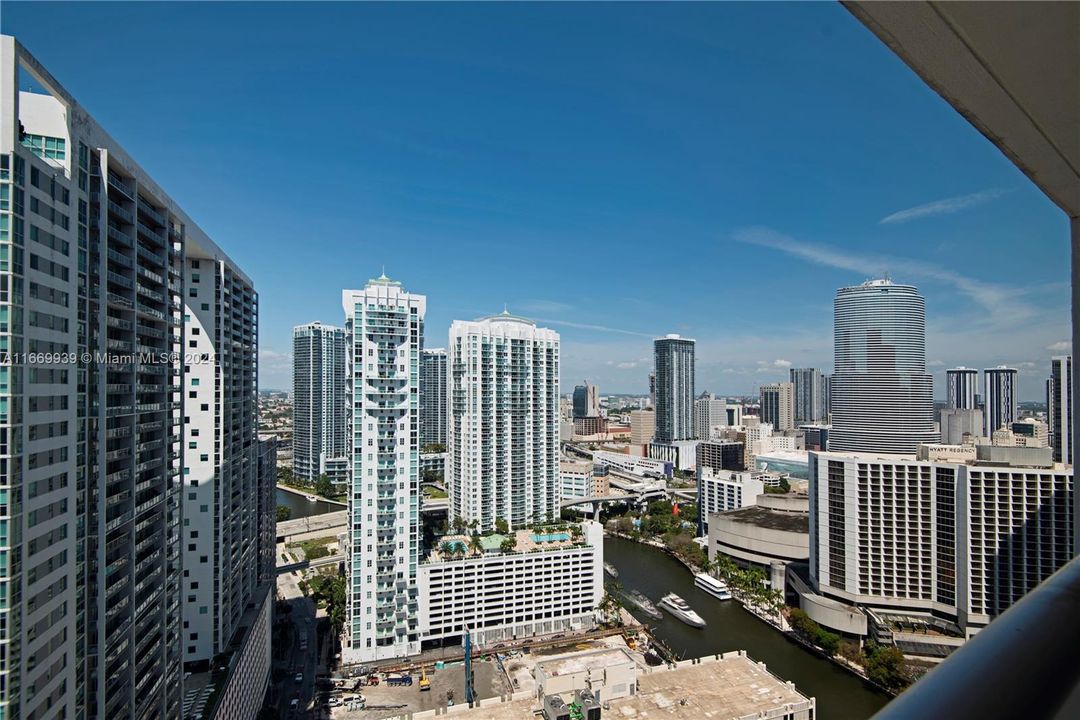 For Sale: $1,200,000 (2 beds, 2 baths, 1459 Square Feet)