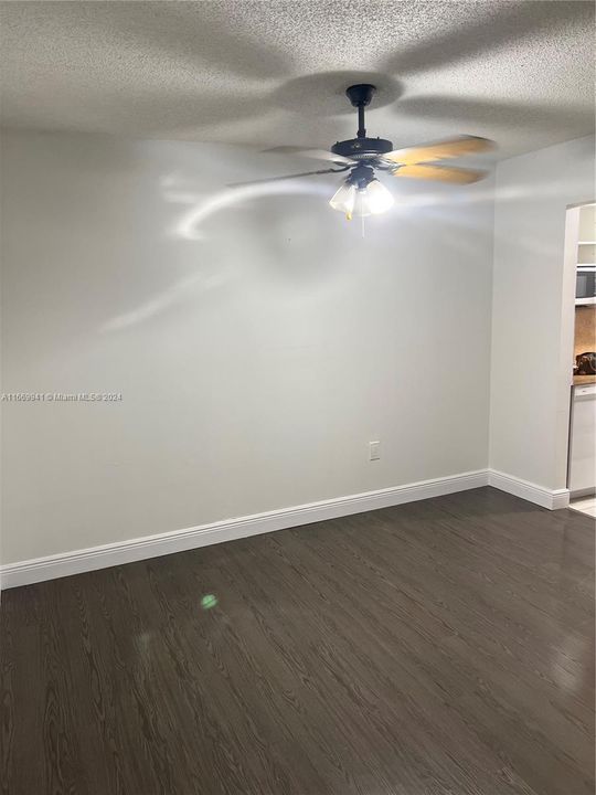 For Rent: $2,050 (2 beds, 1 baths, 784 Square Feet)