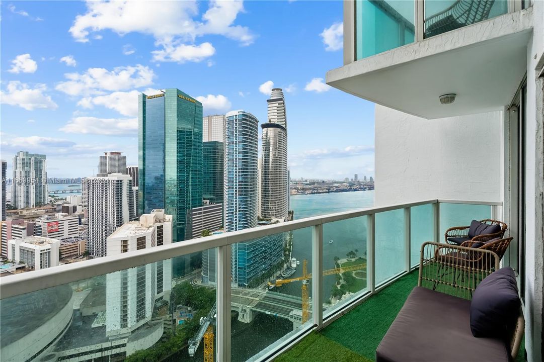 Vendido Recientemente: $748,000 (2 camas, 2 baños, 1510 Pies cuadrados)