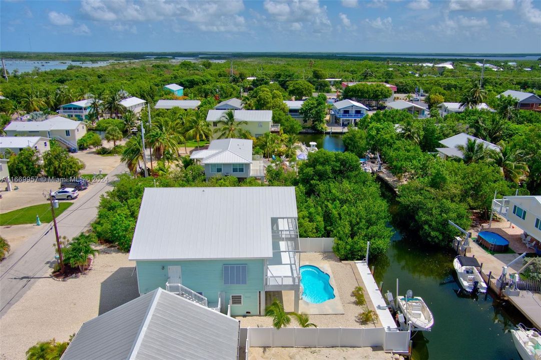 Recently Sold: $1,275,000 (3 beds, 2 baths, 1780 Square Feet)