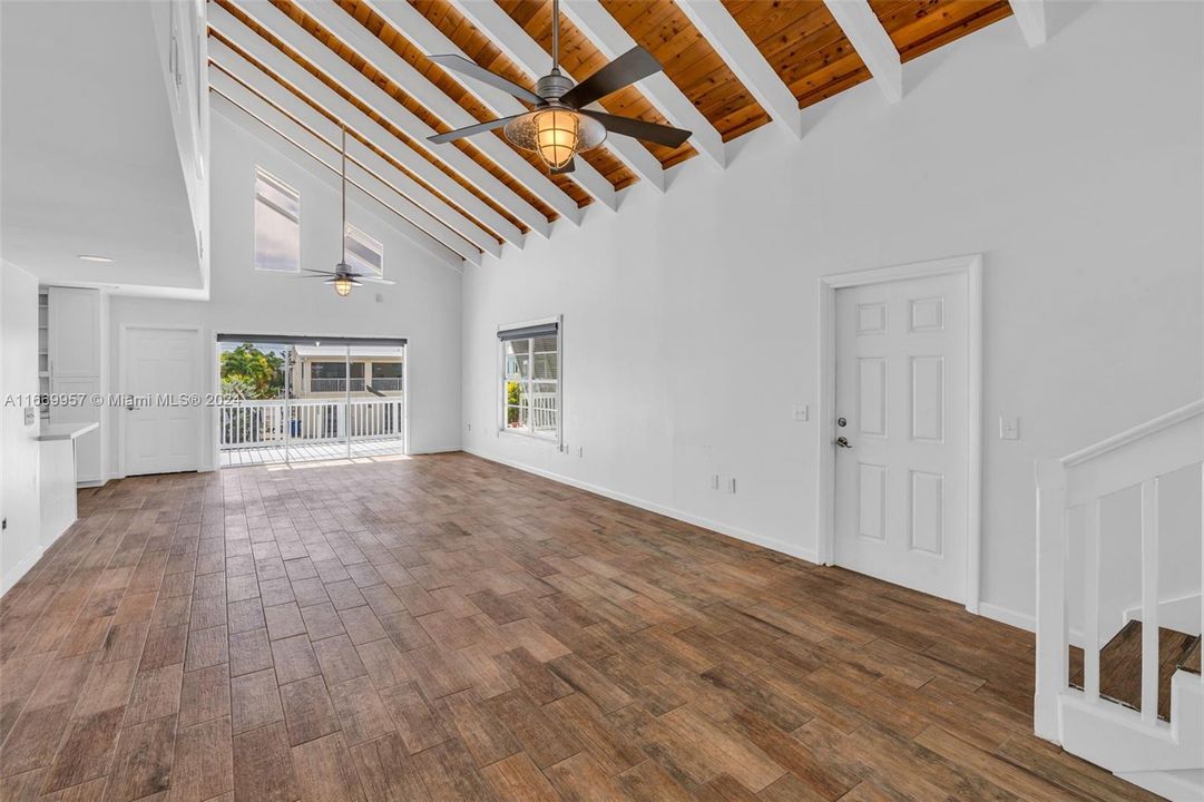 Recently Sold: $1,275,000 (3 beds, 2 baths, 1780 Square Feet)