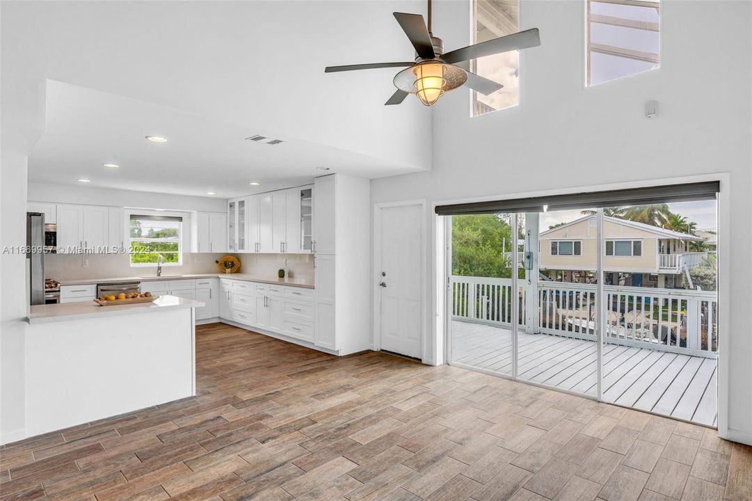 Recently Sold: $1,275,000 (3 beds, 2 baths, 1780 Square Feet)