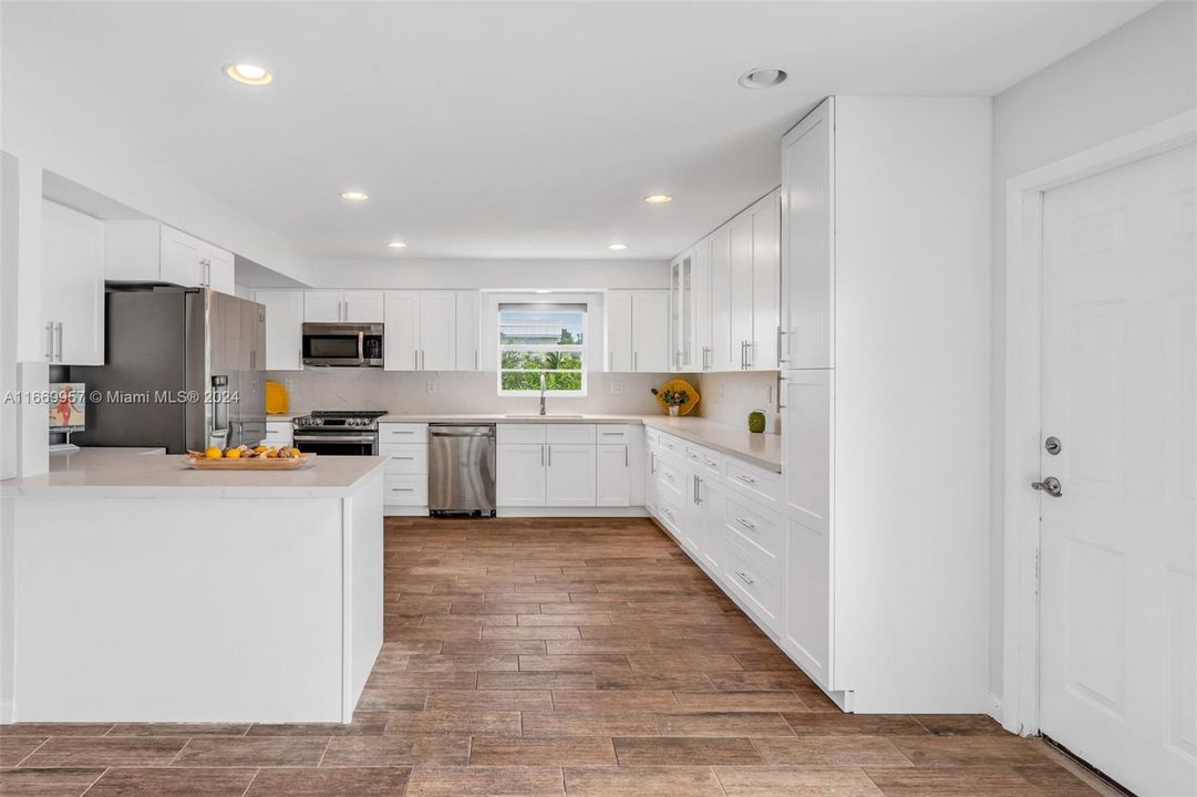 Recently Sold: $1,275,000 (3 beds, 2 baths, 1780 Square Feet)