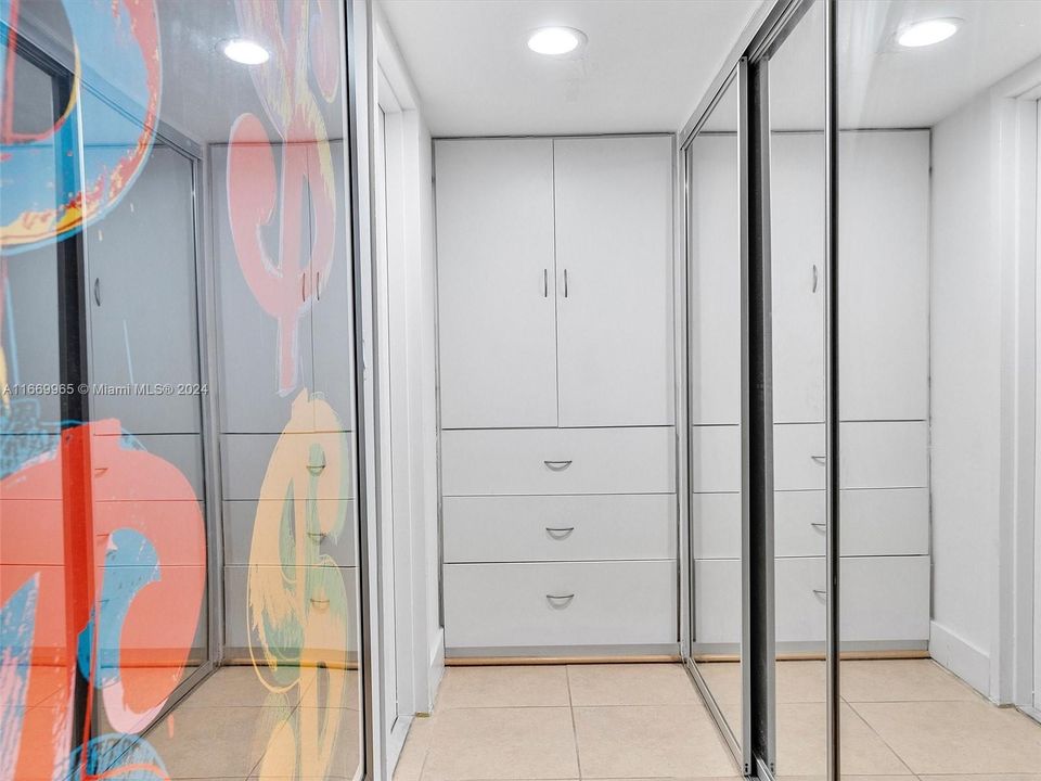 En Venta: $349,999 (1 camas, 2 baños, 710 Pies cuadrados)