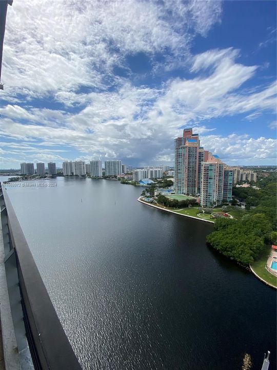 For Sale: $1,150,000 (3 beds, 3 baths, 1694 Square Feet)