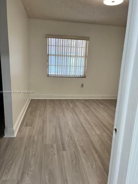 For Rent: $1,800 (1 beds, 1 baths, 1269 Square Feet)