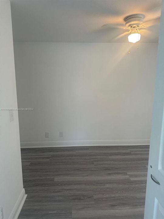 For Rent: $2,075 (2 beds, 1 baths, 731 Square Feet)