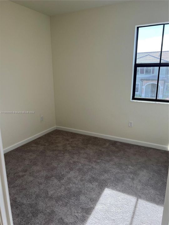 For Rent: $3,000 (3 beds, 2 baths, 1668 Square Feet)