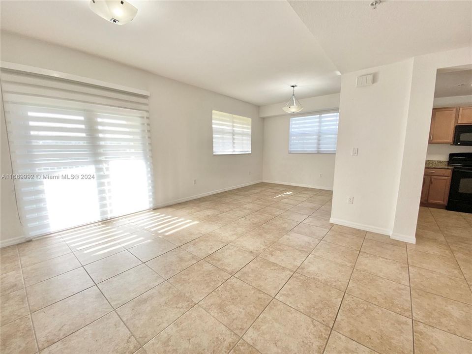 For Rent: $2,850 (3 beds, 2 baths, 1207 Square Feet)