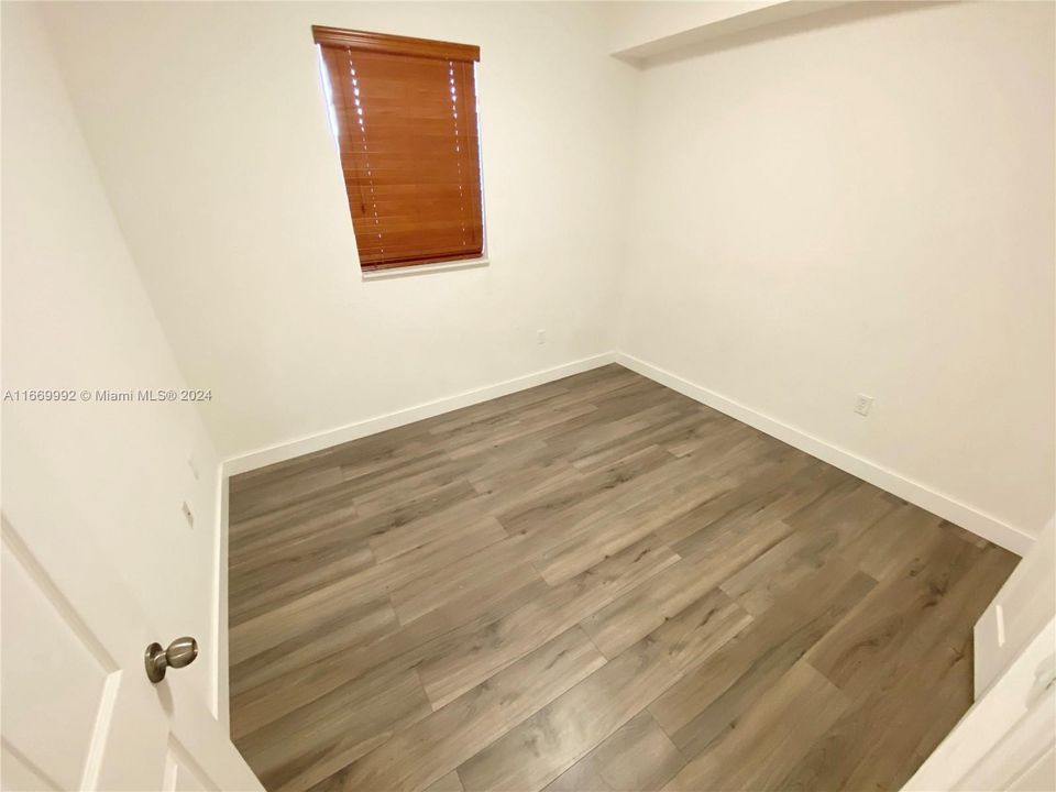 For Rent: $2,850 (3 beds, 2 baths, 1207 Square Feet)