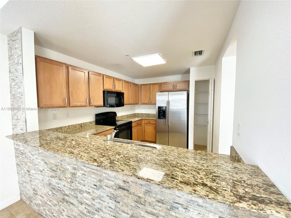 For Rent: $2,850 (3 beds, 2 baths, 1207 Square Feet)