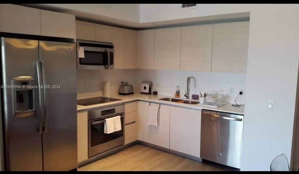 En Venta: $320,000 (0 camas, 1 baños, 488 Pies cuadrados)