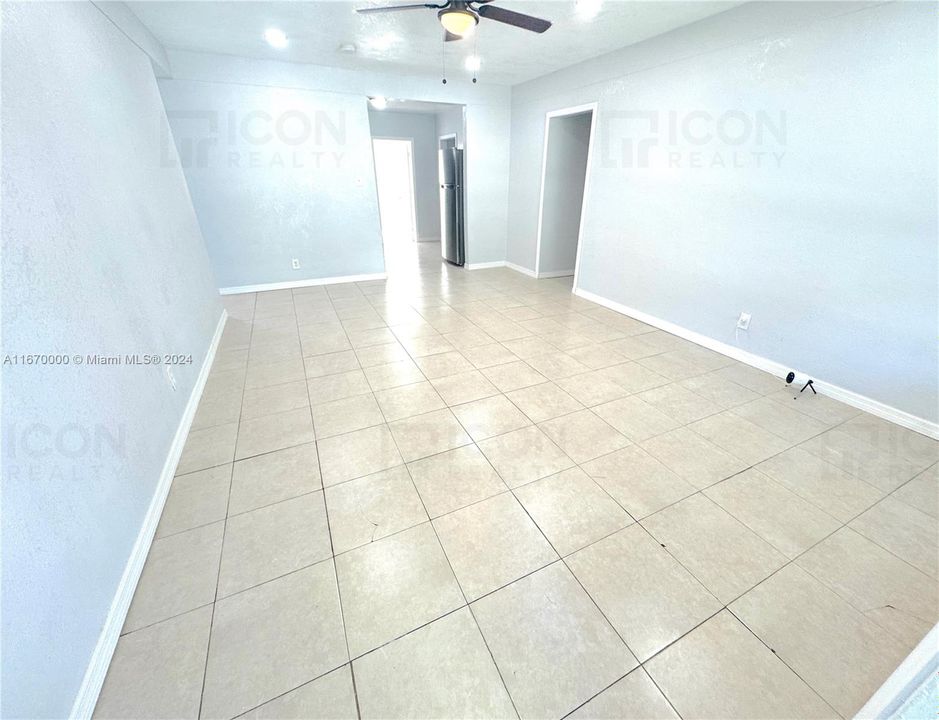 For Rent: $3,495 (4 beds, 2 baths, 1500 Square Feet)