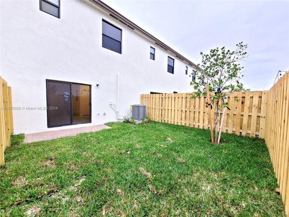 For Sale: $470,000 (3 beds, 2 baths, 1612 Square Feet)