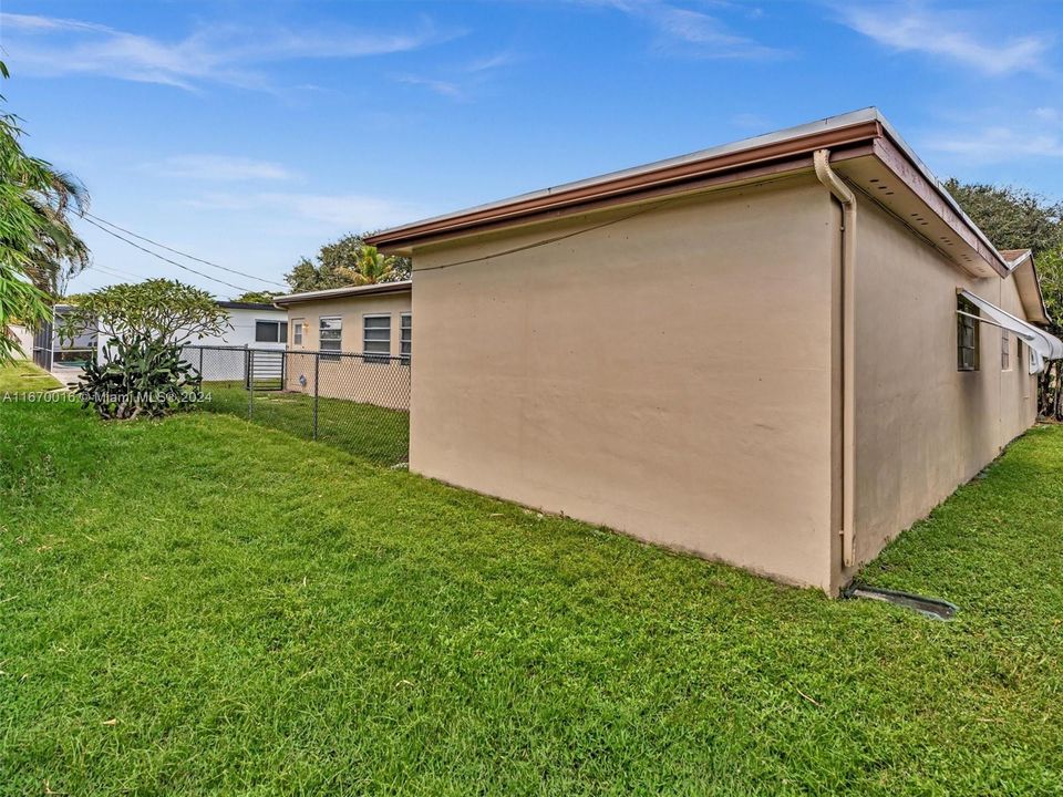 For Sale: $620,000 (3 beds, 2 baths, 2120 Square Feet)