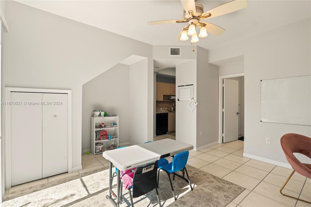 For Sale: $399,000 (3 beds, 2 baths, 1396 Square Feet)