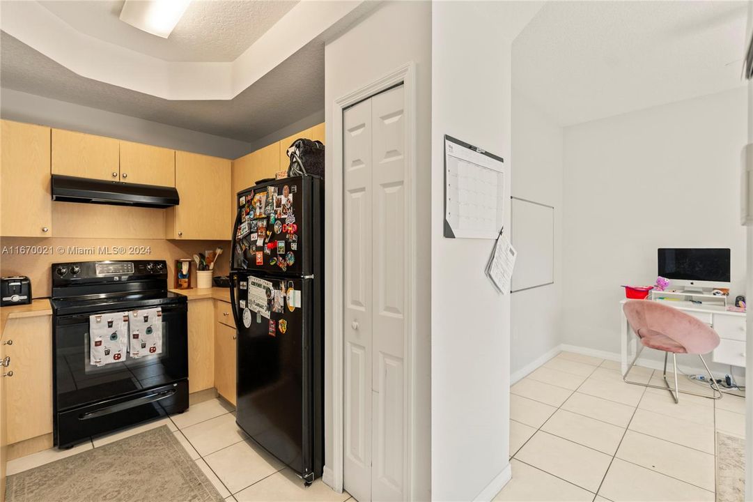 For Sale: $399,000 (3 beds, 2 baths, 1396 Square Feet)