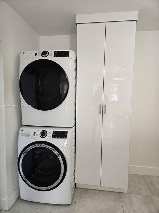 full size washer/dryer