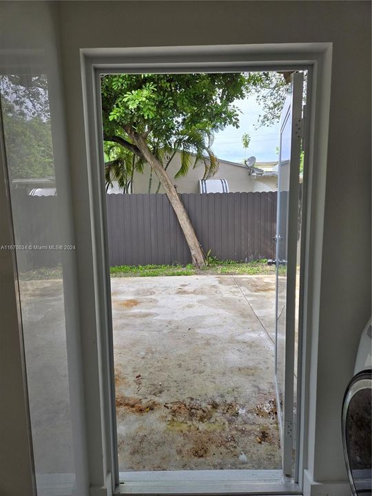 door from kitchen to patio