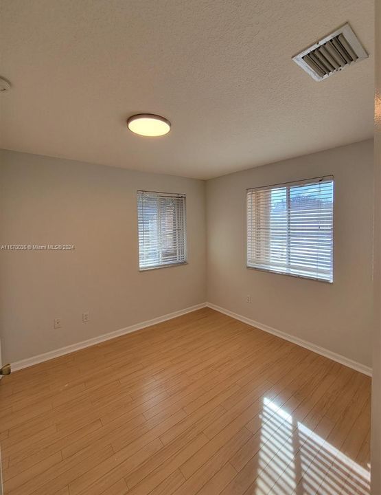 For Rent: $3,200 (3 beds, 2 baths, 1671 Square Feet)