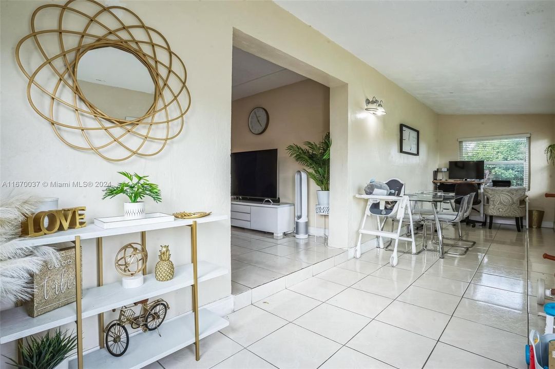 For Sale: $415,000 (4 beds, 2 baths, 1200 Square Feet)