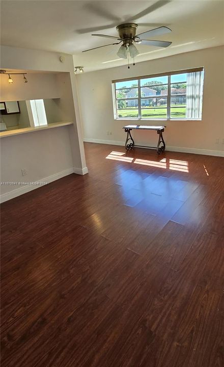 For Rent: $2,400 (2 beds, 2 baths, 1093 Square Feet)