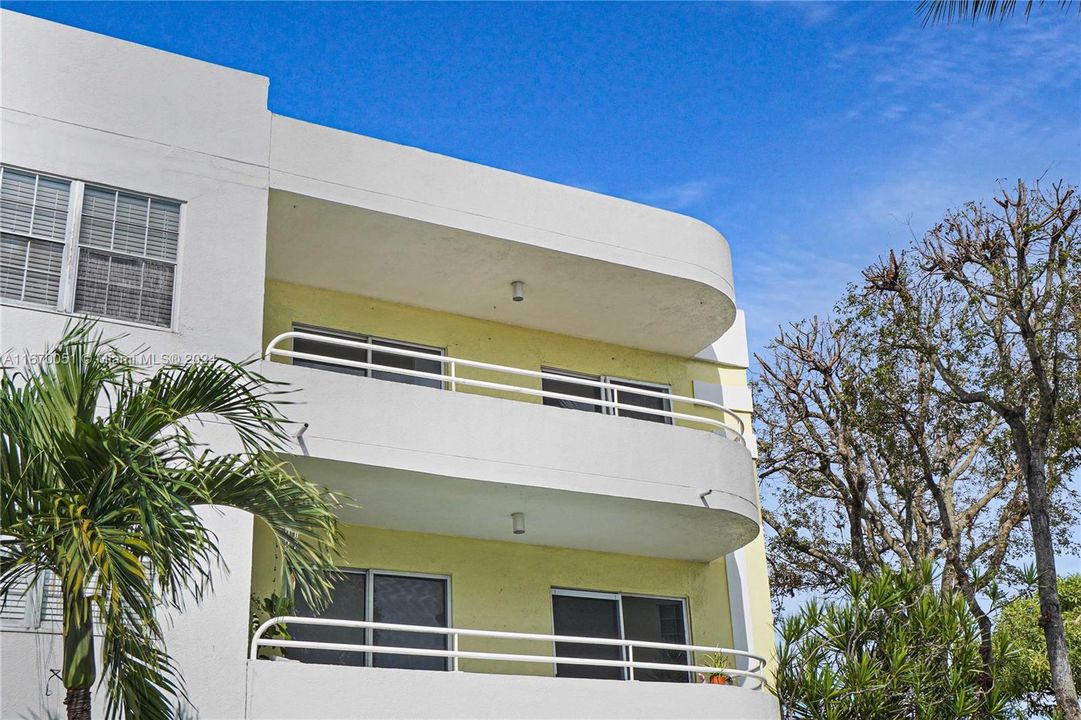 En Venta: $299,000 (2 camas, 2 baños, 1050 Pies cuadrados)