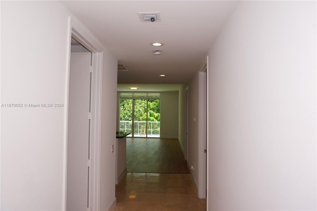 For Sale: $365,000 (2 beds, 2 baths, 1758 Square Feet)