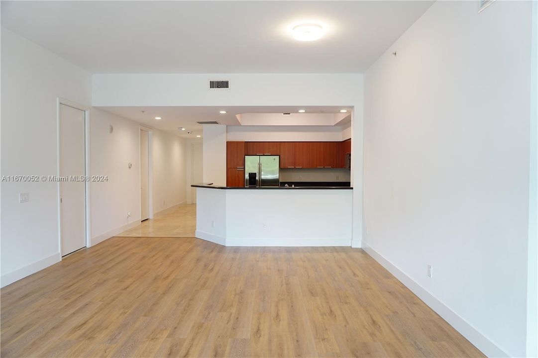 For Sale: $365,000 (2 beds, 2 baths, 1758 Square Feet)