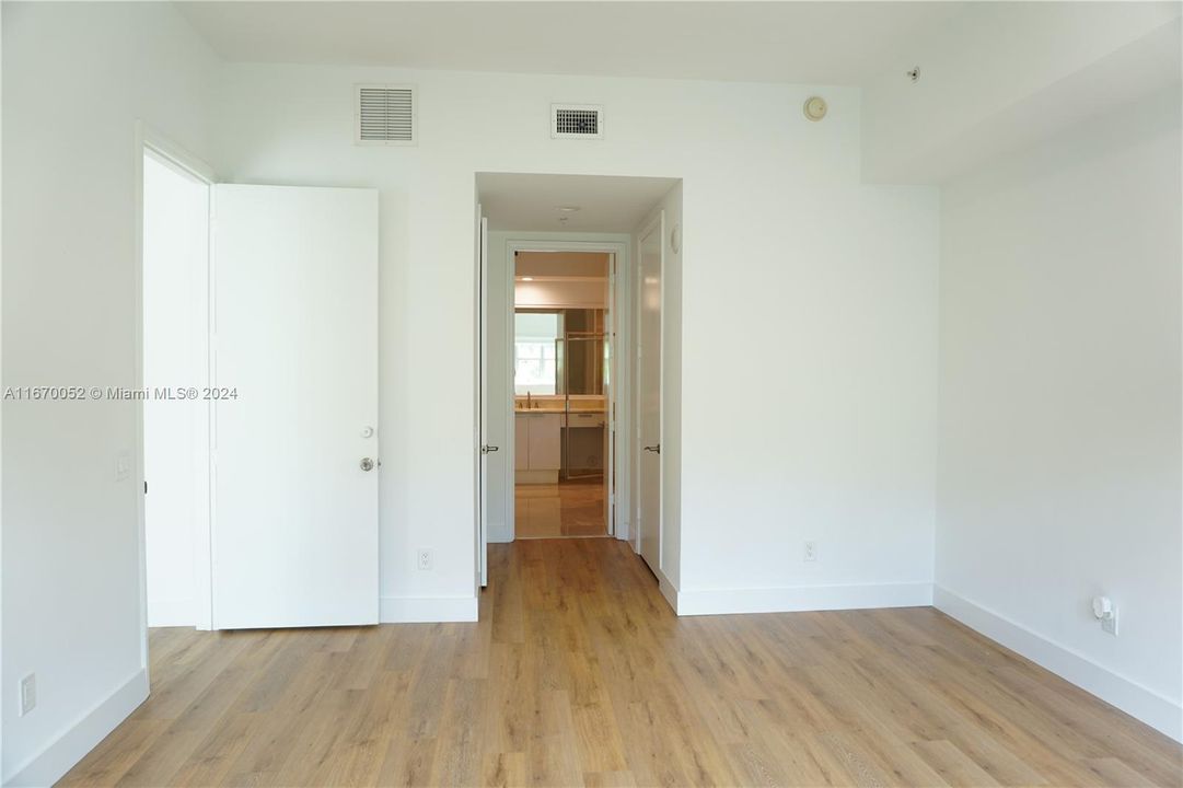 For Sale: $365,000 (2 beds, 2 baths, 1758 Square Feet)