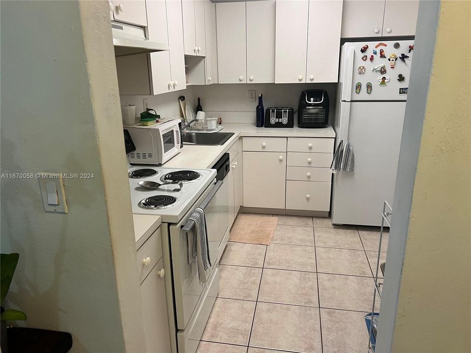 For Sale: $355,000 (2 beds, 2 baths, 1080 Square Feet)