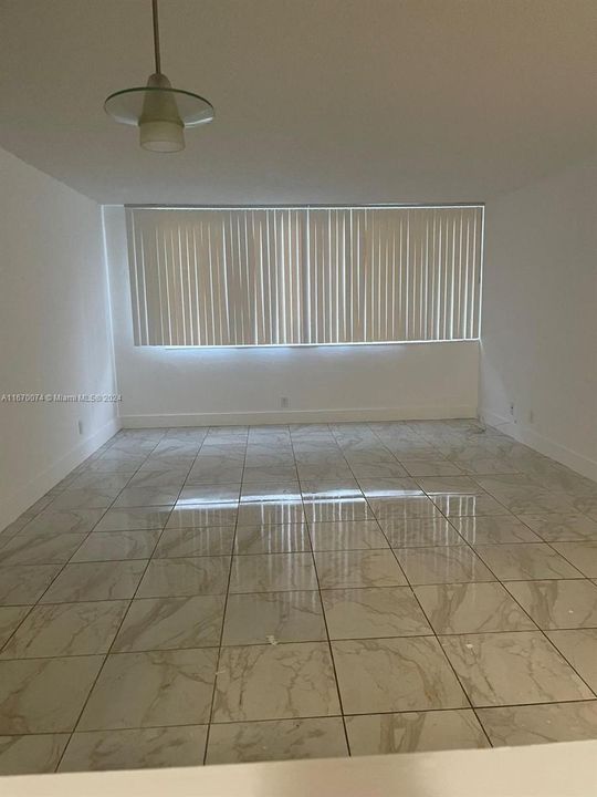 For Rent: $1,995 (1 beds, 1 baths, 699 Square Feet)