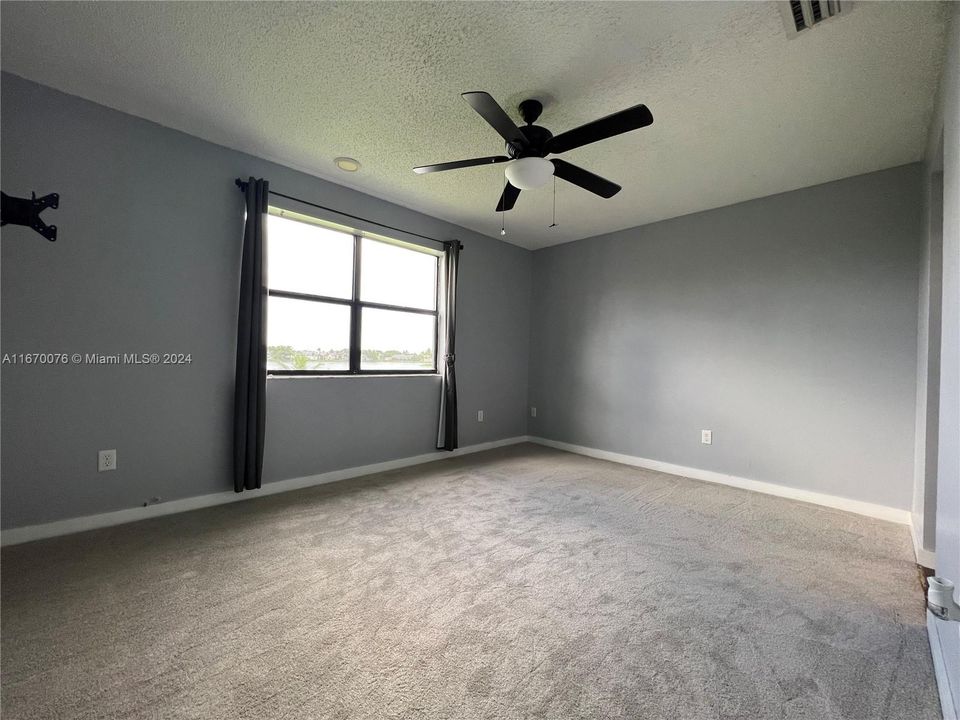 For Rent: $2,500 (3 beds, 2 baths, 1195 Square Feet)