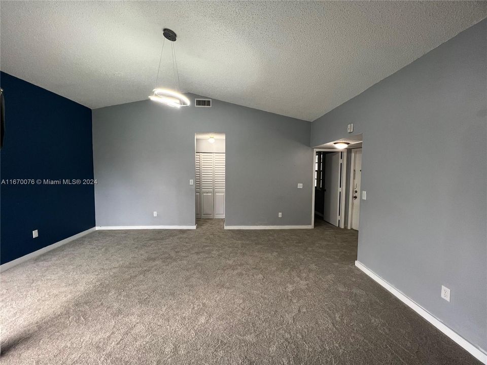 For Rent: $2,500 (3 beds, 2 baths, 1195 Square Feet)