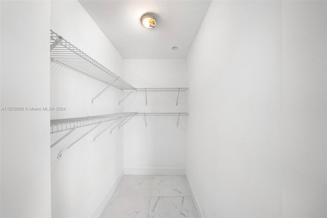 For Rent: $2,750 (1 beds, 1 baths, 679 Square Feet)